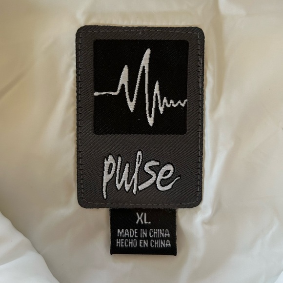 Pulse Women's Cream Quilted Vest - Picture 9 of 14